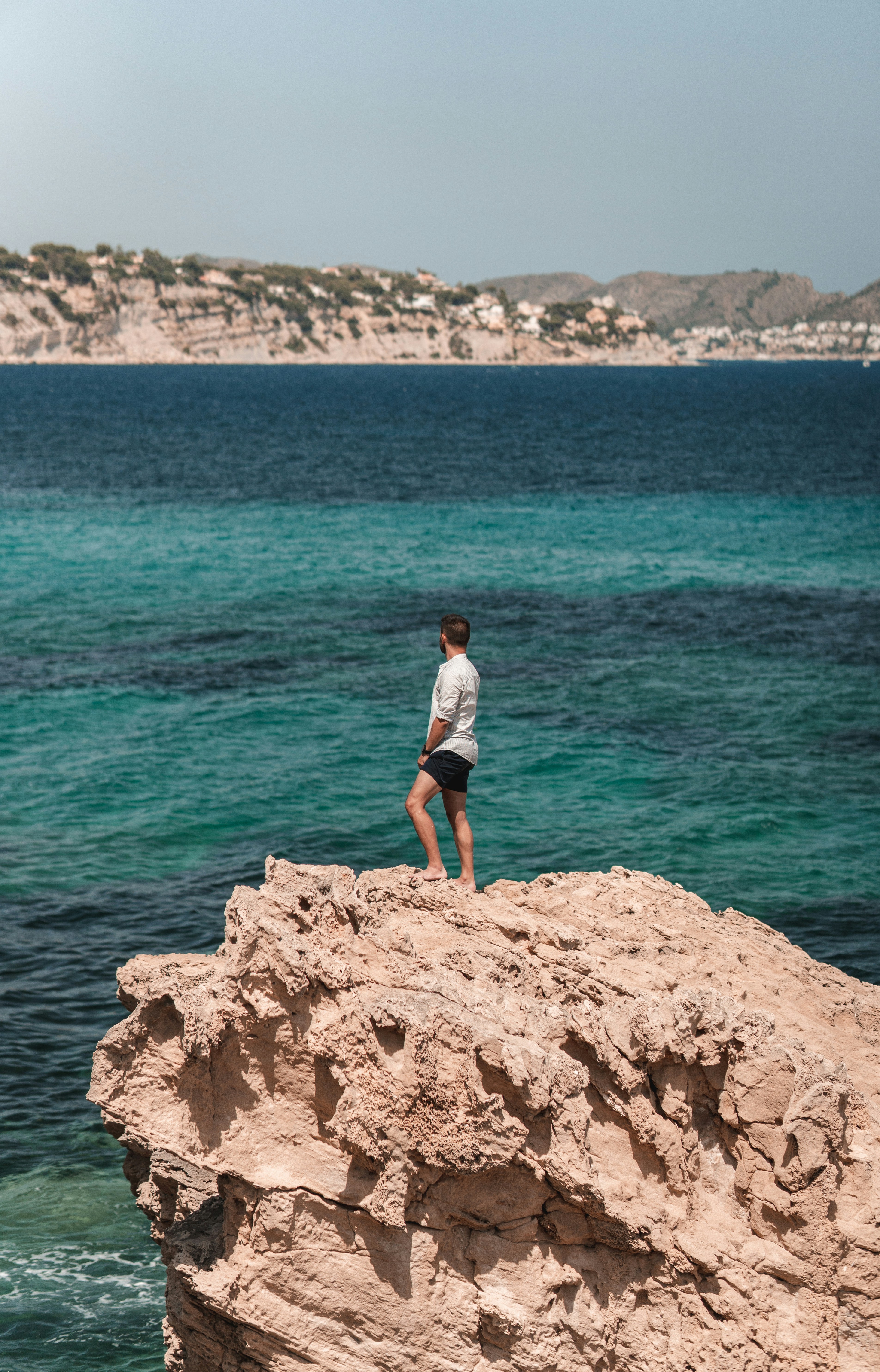 Should Vacation Rental Managers Respond to Guest Reviews?